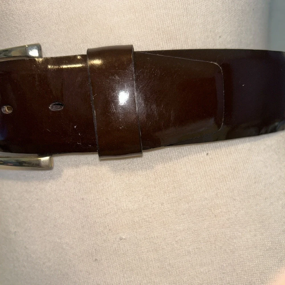 Vintage ladies brown patent leather belt gold buckle size small 30‎